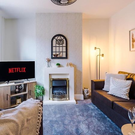Bright 2-Bed Cottage In Chester By 53 Degrees Property, Ideal For Couples & Small Groups, City Centre - Sleeps 6 Eksteriør bilde