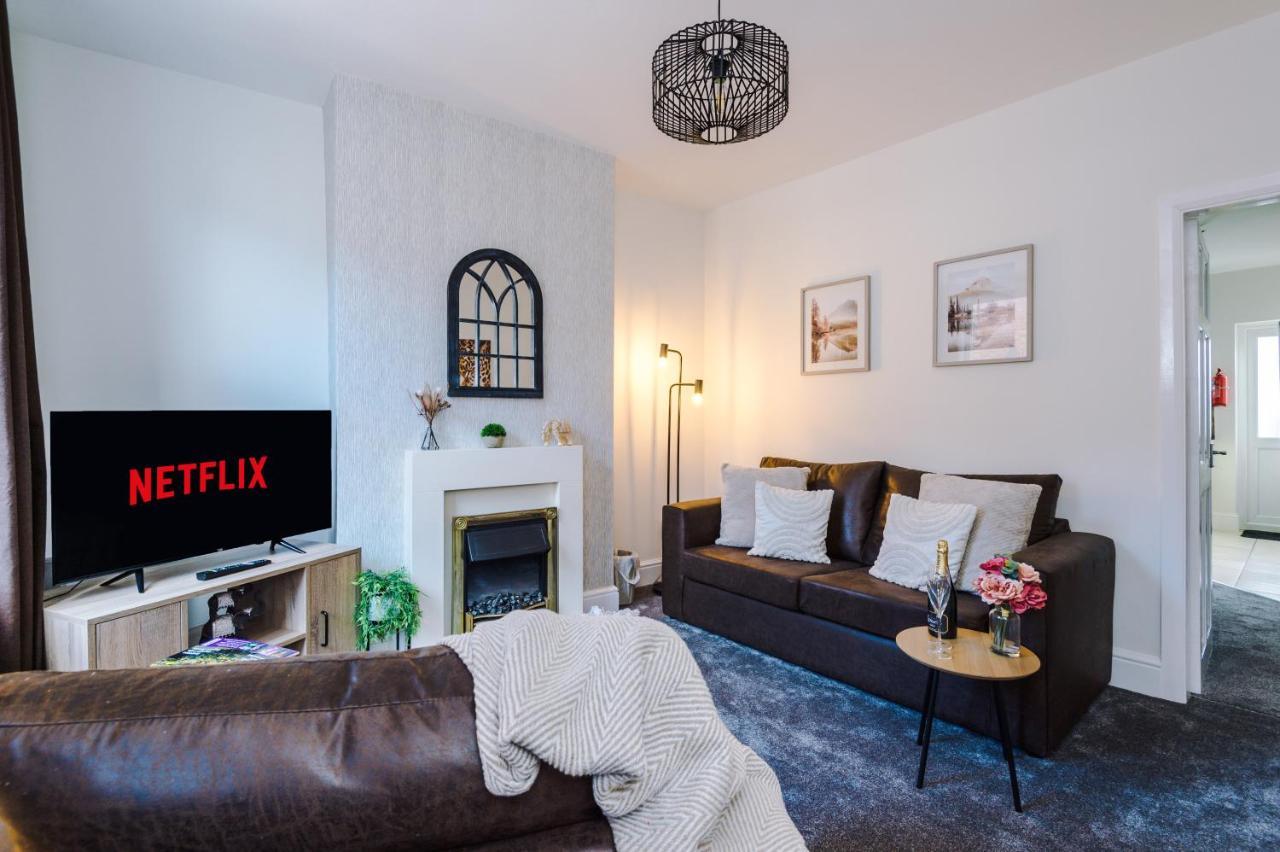 Bright 2-Bed Cottage In Chester By 53 Degrees Property, Ideal For Couples & Small Groups, City Centre - Sleeps 6 Eksteriør bilde