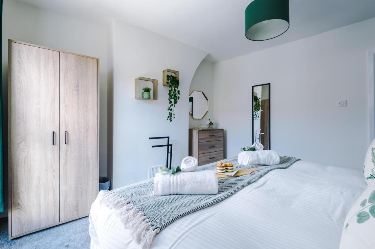 Bright 2-Bed Cottage In Chester By 53 Degrees Property, Ideal For Couples & Small Groups, City Centre - Sleeps 6 Eksteriør bilde