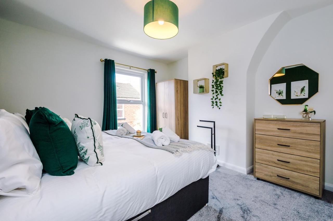 Bright 2-Bed Cottage In Chester By 53 Degrees Property, Ideal For Couples & Small Groups, City Centre - Sleeps 6 Eksteriør bilde
